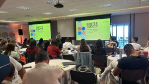 Telão de LED painel de led touch screen, paineis vertical e horizontal de Alta Definição para Eventos, Feiras e Apresentações com Montagem Completa