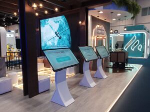 Aluguel de Totem Touch screen  e tvs painel Interativo e painel vertical e horinzotal  para Eventos, Feiras e shows e  Lançamentos de Produtos