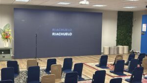 Aluguel de Totem Touch Screen Interativo e Tvs  para Eventos Corporativos Feiras e Lançamentos