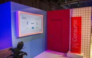 Aluguel de TVs Touch Screen Totem Digital Painel de LED e Tecnologia Interativa para Eventos Corporativos em Florianópolis SC