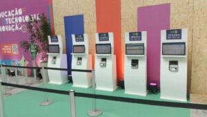Aluguel de Painel de LED Indoor Outdoor Totem Touch Screen TVs Profissionais e Sonorização para Eventos Corporativos Congressos e Feiras em São Paulo SP
